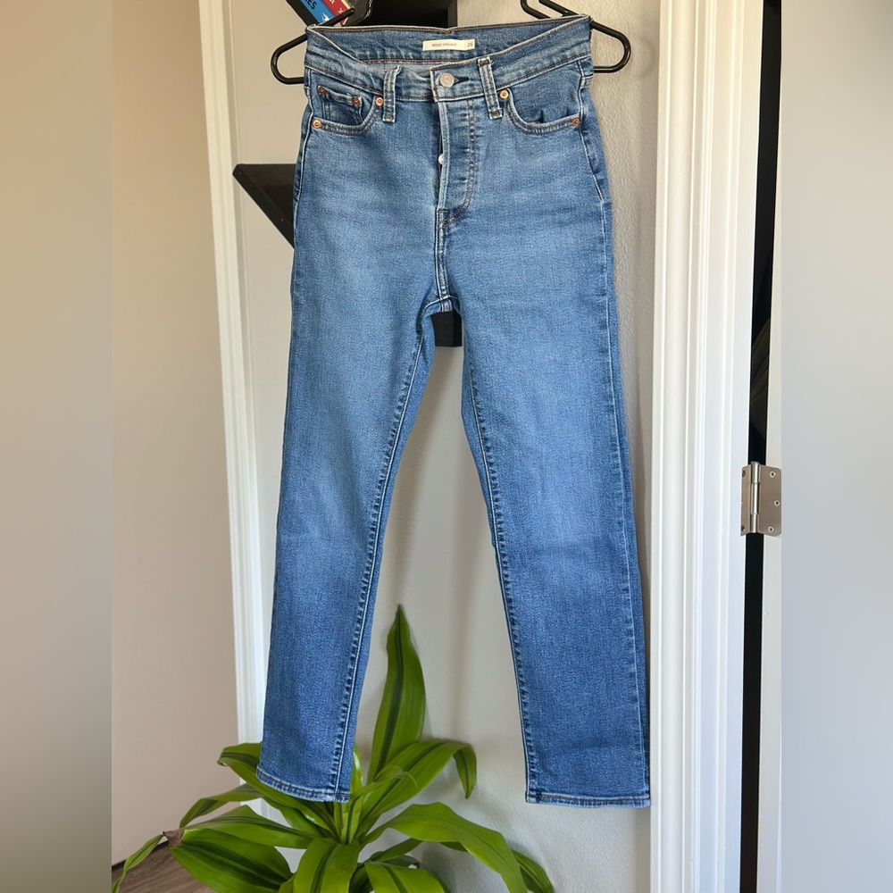 Levi’s Wedgie Straight Jean